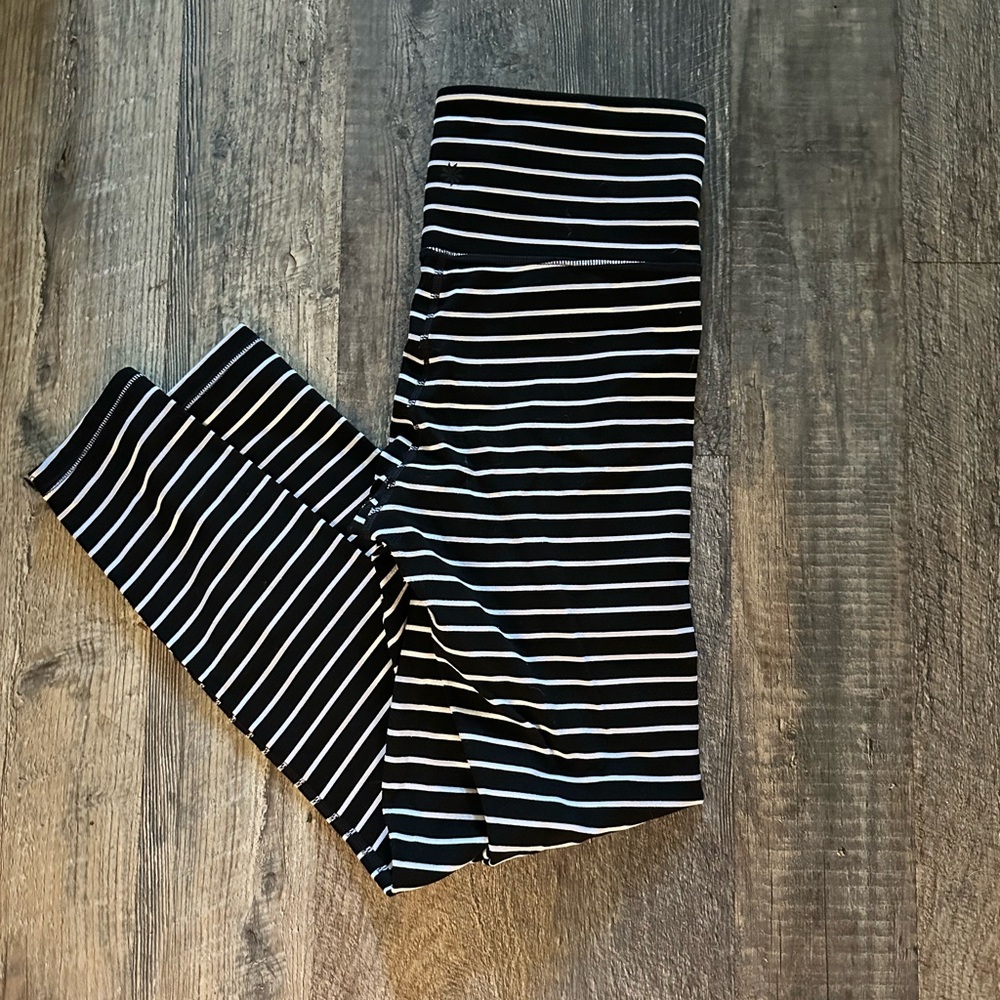Athleta Black and White Striped Leggings. Size SMALL. Excellent Condition.
